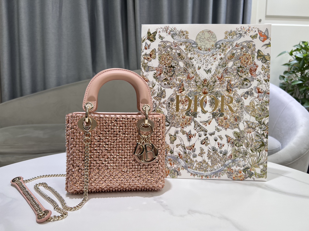Dior Lady Dior Mini Tas met Parelmoer Borduurwerk - Zachte Elegantie