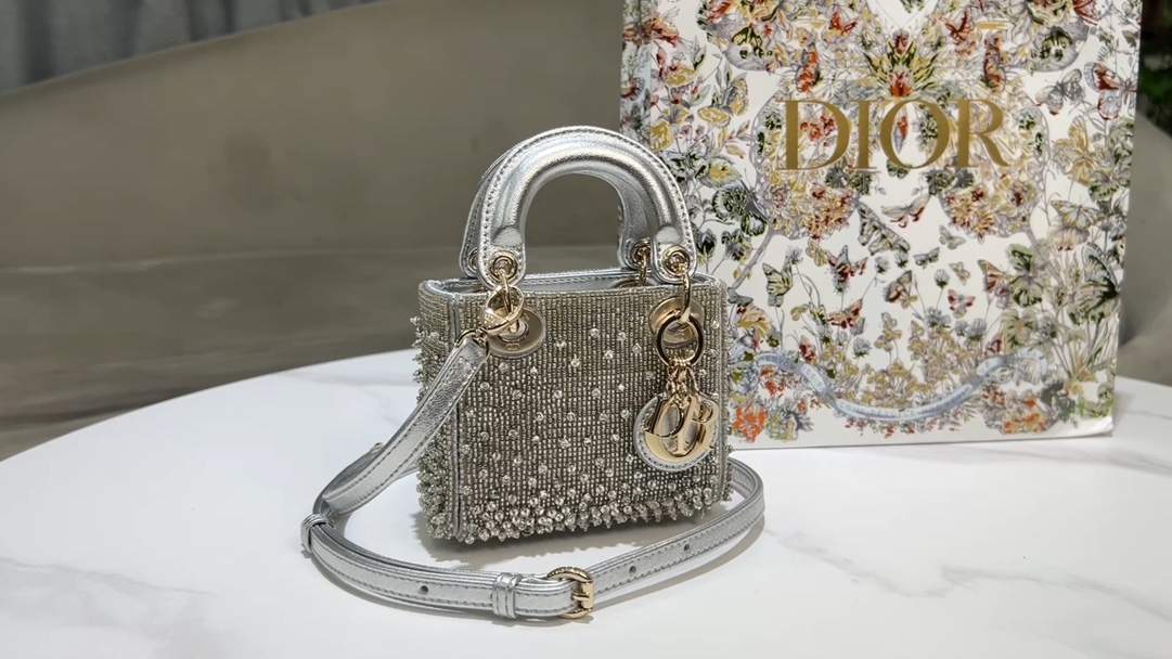 Lady Dior super mini embroidery beads,