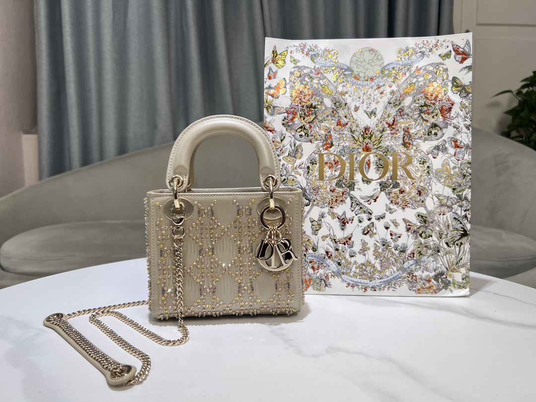 Dior Three grid hand-beaded Princess Diana bag LADY DI, OR handbag