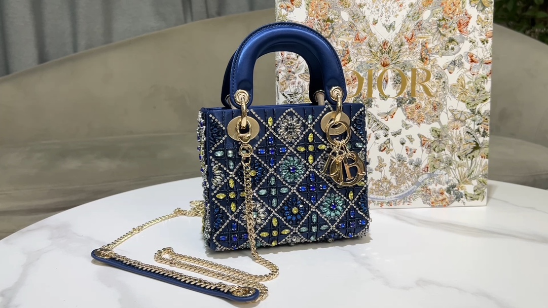 Dior Three-panel embroidery water diamond blue lotus