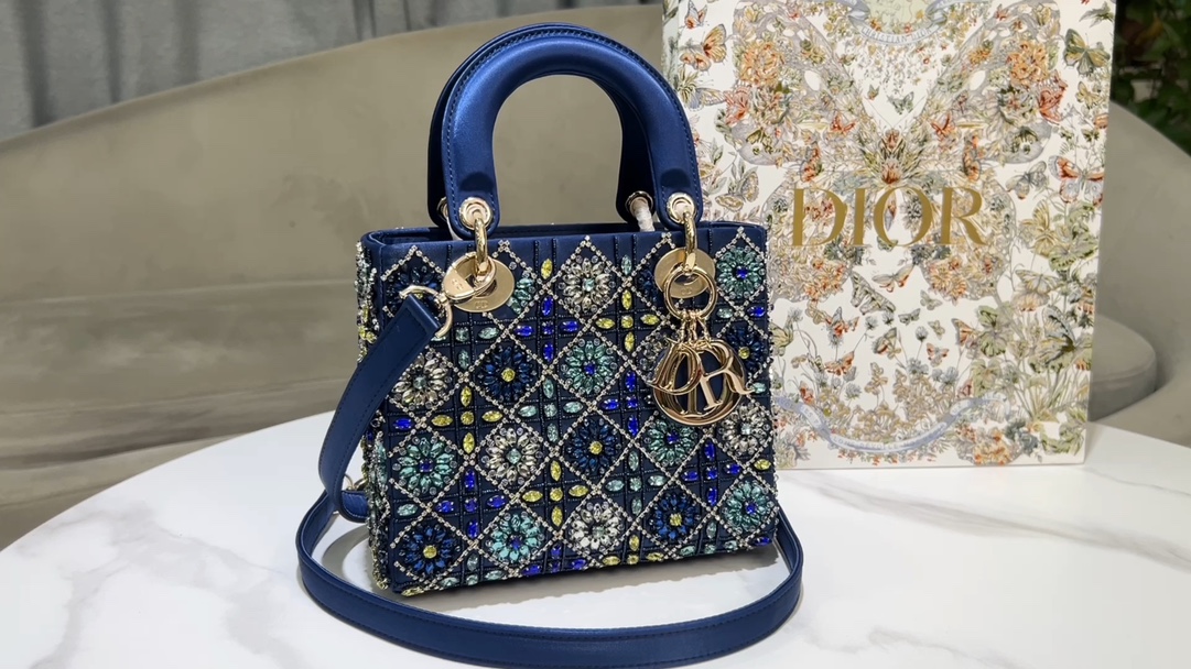 Dior Four-frame embroidery water diamond blue lotus