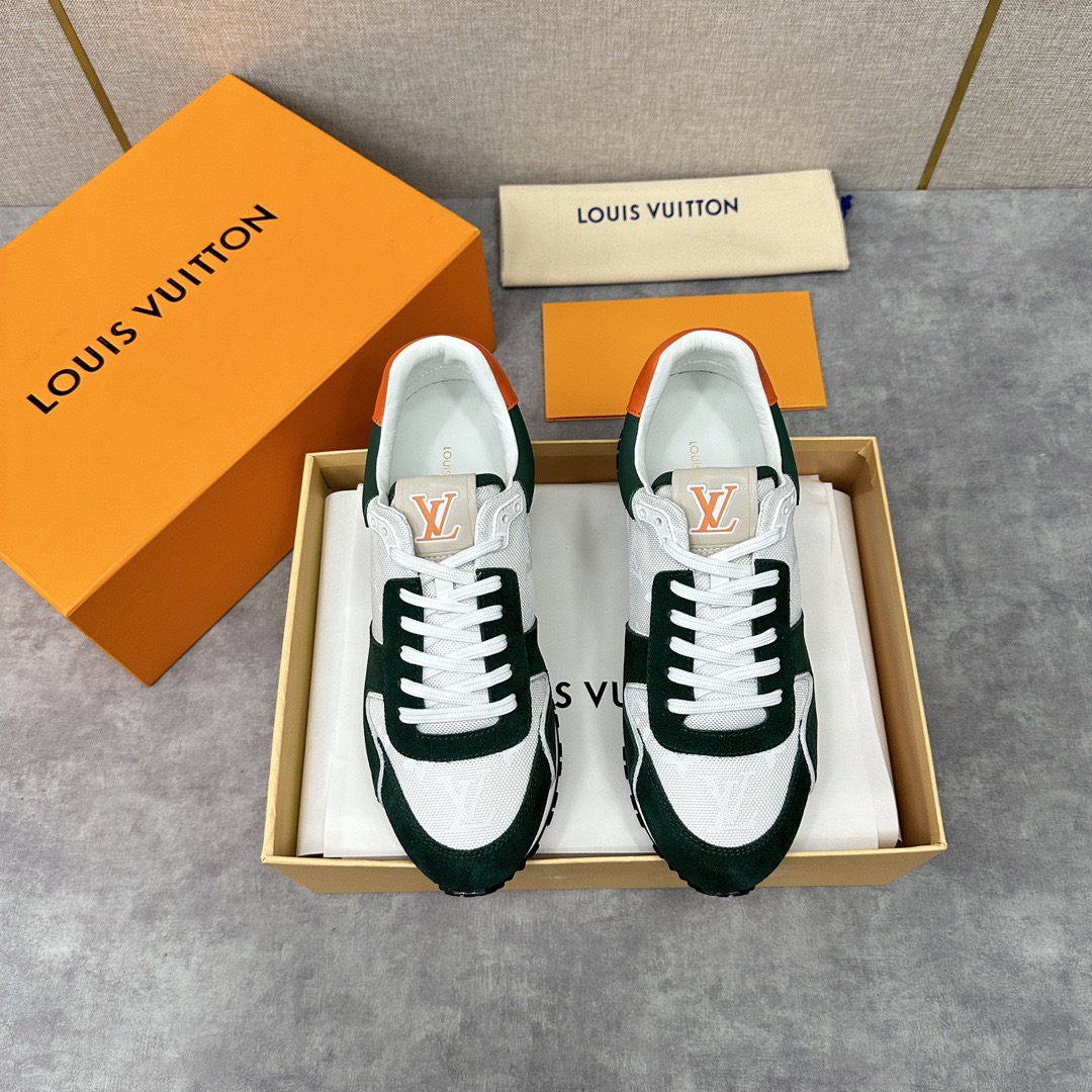 NO:271033,Wanchan. Purchase grade Top version (LV Louis Vuitton) L's new product run away sneakers Official price rmb, 750 Use a variety of materials to splice contrasting colors. Classic styles are made of new fabrics to collide with new shapes. The color is bright and colorful. This sneaker combines suede leather and monogram jacquard fabric with handmade technology rubber outsole to continue the inspiration of traditional running shoes. L*v letters and Louis~Paris logos are divided into tongue and back of the shoe. Versatile model~ Standard size 39~44# (customized for 38.45.46) Outdoor veteran driver driving shoes, louis vuitton, louis vuitton, louis vuitton, louis vuitton, sneakers, cowhide19860909菀产.代购级 顶级版本（LV路易威登）l家新品 run away运动鞋 官方售价rmb,750 采用多种材质拼接撞色设计经典的款式采用新的面料来碰撞出全新造型 配色鲜明色彩丰富 本款运动鞋糅合绒面牛皮革和monogram提花织物,搭配手工制作的科技橡胶外底,延续传统跑鞋的灵感启发.l*v字母和路易～巴黎标识分饰鞋舌和鞋后. 百搭款～  标准码数39～44#（38.45.46定做） 户外老司机驾车鞋,,louis vuitton,louis vuitton,louis vuitton,sneakers,cowhide,Men's shoes
