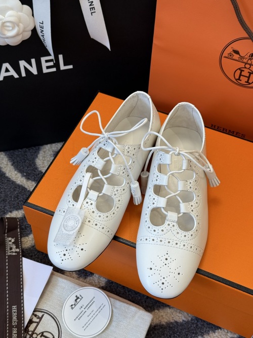 Hermès White Leather Mary Jane Shoes with Brogue Detailing - Size 35-41 1 Hermès White Leather Mary Jane Shoes with Brogue Detailing - Size 35-41