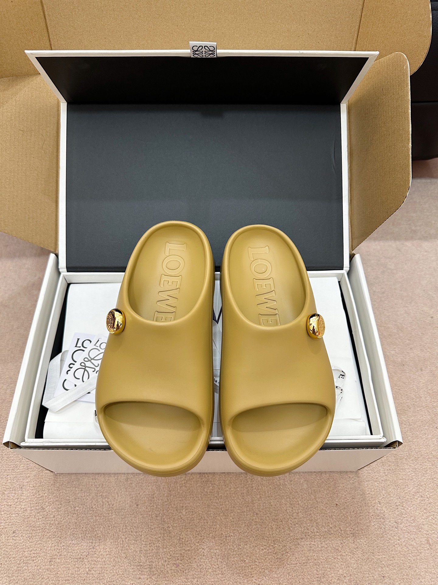 Loewe Paula's Ibiza Sandal in Rubber with Anagram Charm