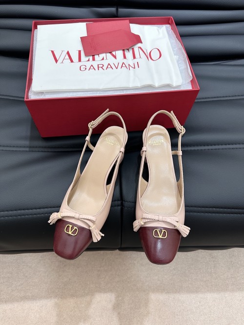 Valentino Garavani Valet Du Roi Two-Tone Leather Slingback Heels - 6 cm 1 Valentino Garavani Valet Du Roi Two-Tone Leather Slingback Heels - 6 cm