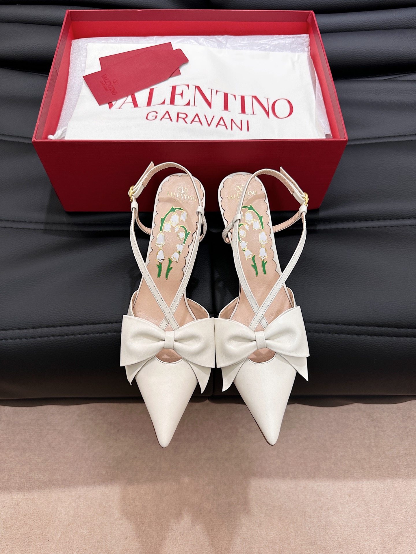 Valentino Garavani Escarpins Bowow à Nœud et Muguet, Printemps/Été 2025