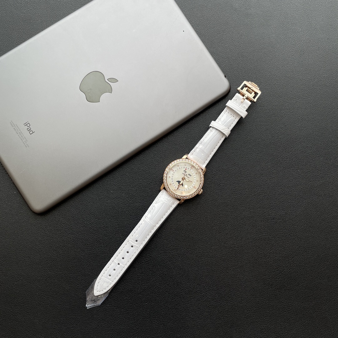 NO:393274,BLANCAIN Blancpain Moon Beauty 3663!  !  !  Moon Beauty!  The moon rises and the moon sets!  Turn every second!  Run with meticulous mechanical gears!  Shows the soft changes of the romantic moon phases!  Spot instant delivery!  !  !  ,19860909BLANCAIN 宝珀 月亮美人3663！！！ 月亮美人！月升月落！分秒转动！ 以缜密的机械齿轮运转！ 呈现浪漫月相的柔美变幻！ 现货秒发！！！,,Watch