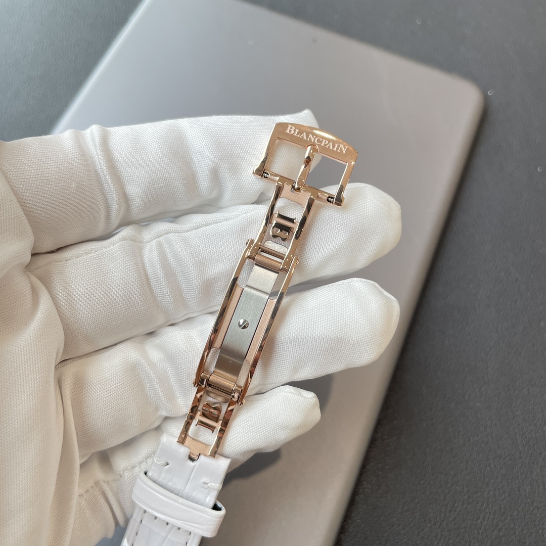 NO:393286,You can feel my quality even by looking at the pictures!  Not something that small factories can compare!  All the watches I sell have after-sales service!  Even if you have worn it for a few years, you can come to me if you have any questions!  Everyone can rest assured about this!  Old customers also know that after doing business for so many years, this basic service attitude must be guaranteed!  ,19860909看图也能感受出我的品质！ 不是那种小厂能比的！ 我所售出的手表,都是有售后的！ 哪怕你戴个几年,有点问题都可以来找我！ 这点大家完全可以放心！ 老客们也都知道的,做了这么多年生意,这点基本的服务态度还是要保证的！,,Watch