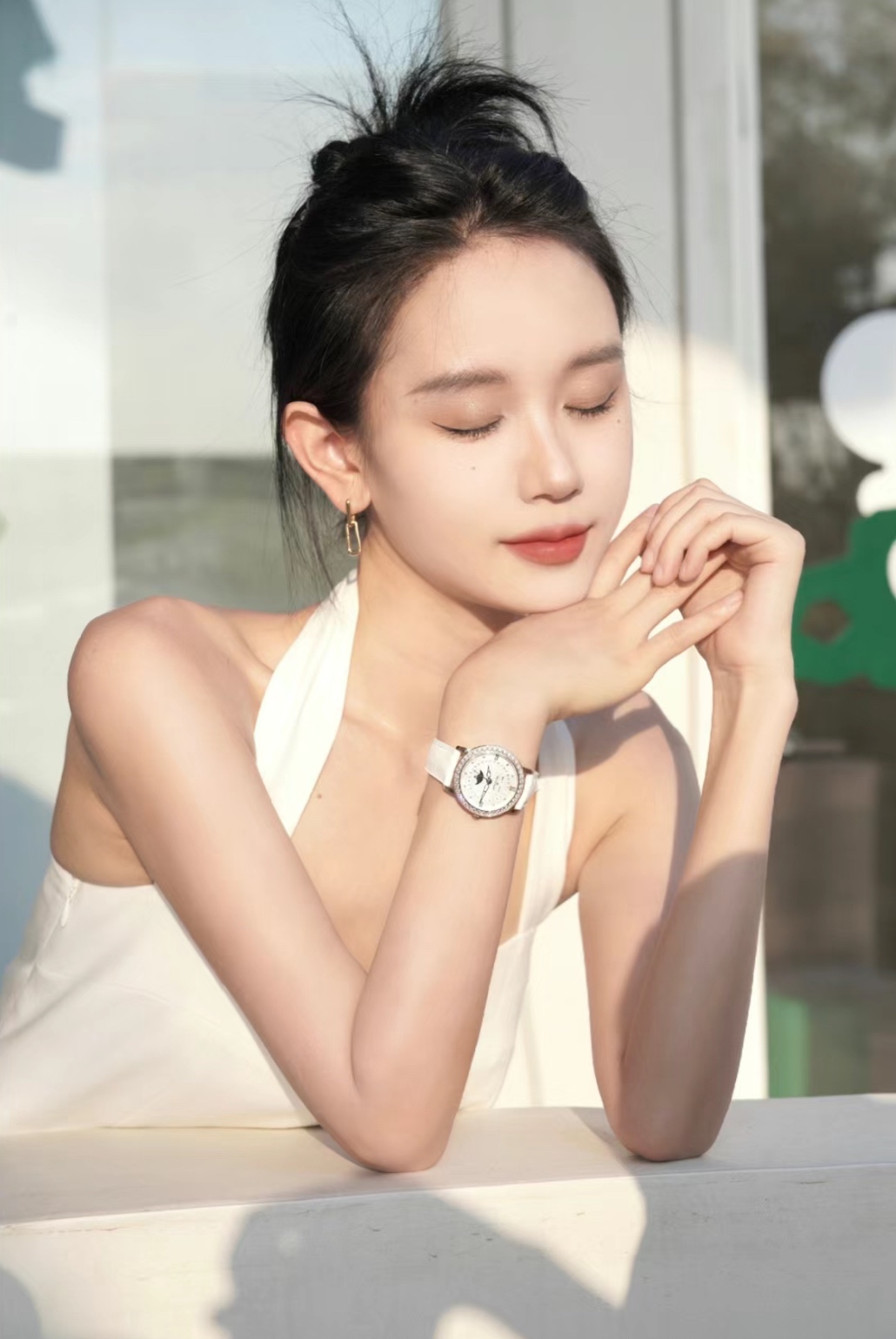 NO:393290,Can be casual!  Can be fashioned!  Gentle and elegant!  Beautiful and exquisite!  Diamonds are particularly flashing!  !  !  The watch is very beautiful!  !  !  ,19860909可休闲！可时装！ 温婉典雅！漂亮精致！ 钻石特别闪！！！手表特好看！！！,,Watch
