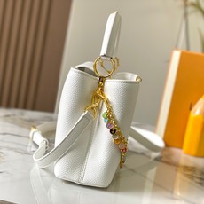 【广州货顶级原版】 M28197 本款 CapucinesBB手袋以柔和色调演绎 LV Confetti 【广州货顶级原版】 M28197 本款 CapucinesBB手袋以柔和色调演绎 LV Confetti