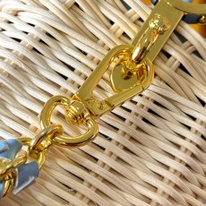 【顶级原版广州货】M28548蓝色 本款 Capucines 迷你手袋出自 Rattan 系列,搭载翻盖 【顶级原版广州货】M28548蓝色 本款 Capucines 迷你手袋出自 Rattan 系列,搭载翻盖