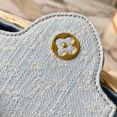 【顶级原版广州货】M28548蓝色 本款 Capucines 迷你手袋出自 Rattan 系列,搭载翻盖 【顶级原版广州货】M28548蓝色 本款 Capucines 迷你手袋出自 Rattan 系列,搭载翻盖