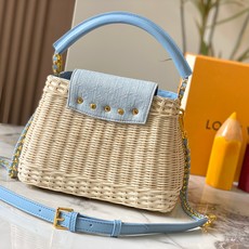 【顶级原版广州货】M28549蓝色 本款 Capucines BB手袋出自 Rattan 系列,搭载翻盖 【顶级原版广州货】M28549蓝色 本款 Capucines BB手袋出自 Rattan 系列,搭载翻盖