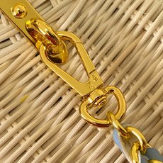 【顶级原版广州货】M28549蓝色 本款 Capucines BB手袋出自 Rattan 系列,搭载翻盖 【顶级原版广州货】M28549蓝色 本款 Capucines BB手袋出自 Rattan 系列,搭载翻盖