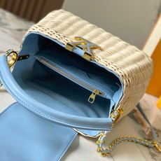 【顶级原版广州货】M28549蓝色 本款 Capucines BB手袋出自 Rattan 系列,搭载翻盖 【顶级原版广州货】M28549蓝色 本款 Capucines BB手袋出自 Rattan 系列,搭载翻盖