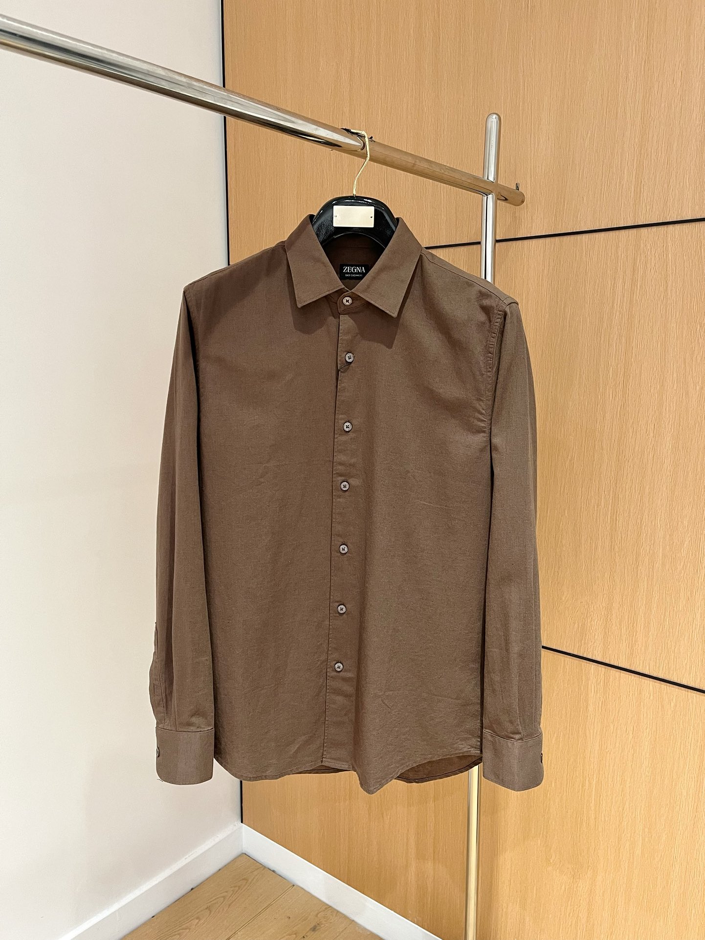 NO:126180,High-end customization>Office official website will be released simultaneously! All auxiliary materials are customized for original products, and the trading company's genuine product orders. High-end custom imported fabrics are extracted from natural plant fibers. They are thinner than ordinary cotton fabrics. They feel soft and comfortable to wear. They are not easy to irritate the skin. The fabric is hygroscopic and breathable. Size: 39-43.,,alexander wang19860909高端定制>专柜官网同步发售！辅料全部原版定制出品,贸易公司真品订单.高级定制进口面料,以天然植物纖維提炼出来,比一般棉织物轻薄 手感柔软,穿着舒适 完全不易有刺激皮肤 面料吸湿性、透气性良好 尺码: 39-43.,,alexander wang,Men's clothing