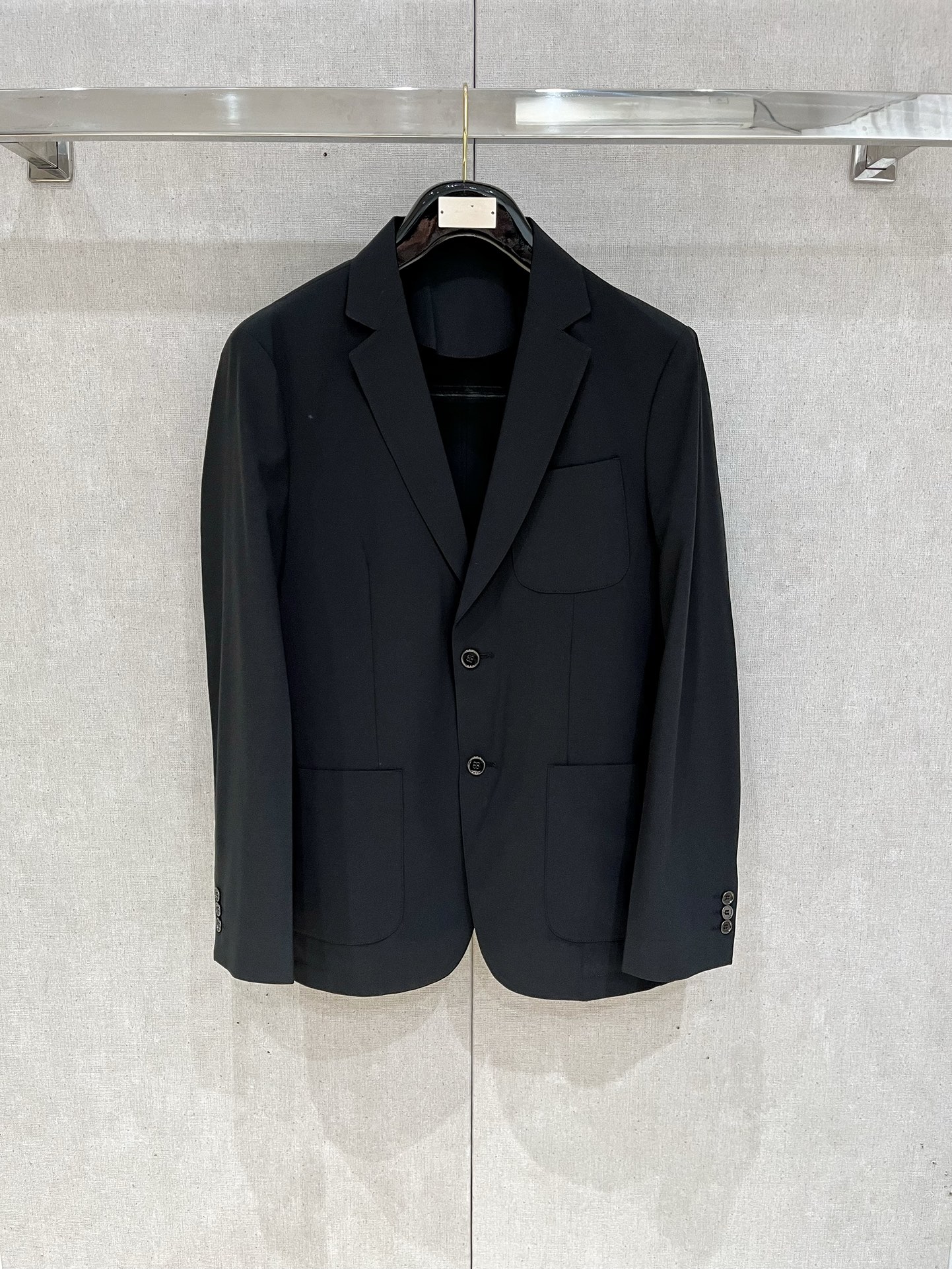 NO:121480,Zenia 2025 spring suit 48.50.52.54.56. This jacket is fully displayed in the Damoflage jacquard of the 2025 spring and summer fashion show, making the brand logo modern and innovative. The neat tailoring and personalized patterns interpret the seasonal Dandy style, and can be paired with the same trousers to recreate the show style., zegna, jackets & coats, alexander wang19860909杰尼亚 2025春款西服 码数48.50.52.54.56. 本款夹克全幅铺陈 2025 春夏时装秀的 Damoflage 提花,令品牌标识焕发摩登新意.利落剪裁和个性图案演绎当季丹迪风尚,可搭配同款长裤再现秀场型格.,,zegna,jackets & coats,alexander wang,Men's clothing