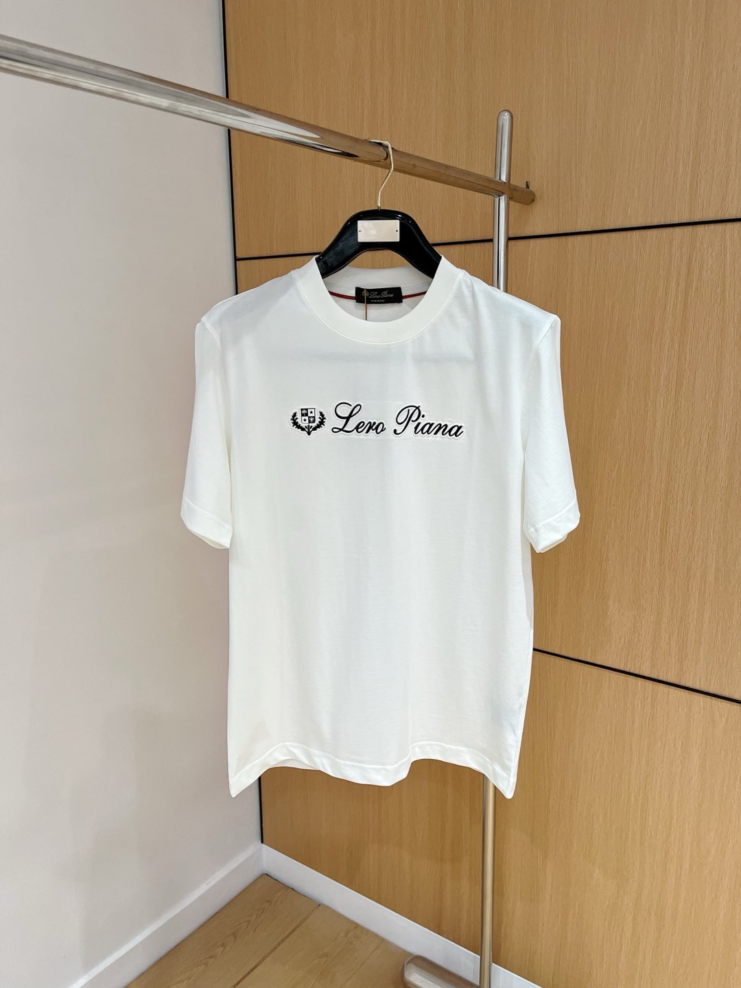    LP家 25SS春夏新款圆领短袖 专柜同步 高端品质 独家定制面料 更加轻薄透气 定制LOGO 时