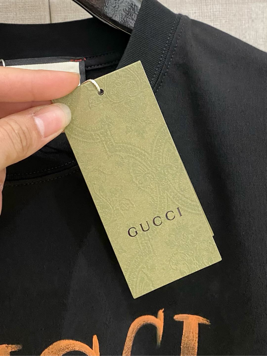 Gucci Men's Black Cotton T-Shirt with Graphic Logo Print 5 i1735831878966 4896 0 4