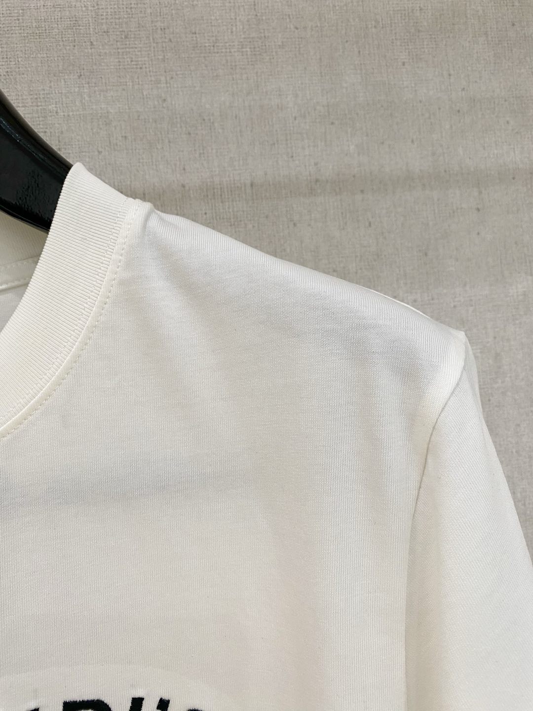Fendi Men's White Cotton T-Shirt with 'Fendi's Farmhouse' Banana Graphic 3 i1735831927923 1693 0 2
