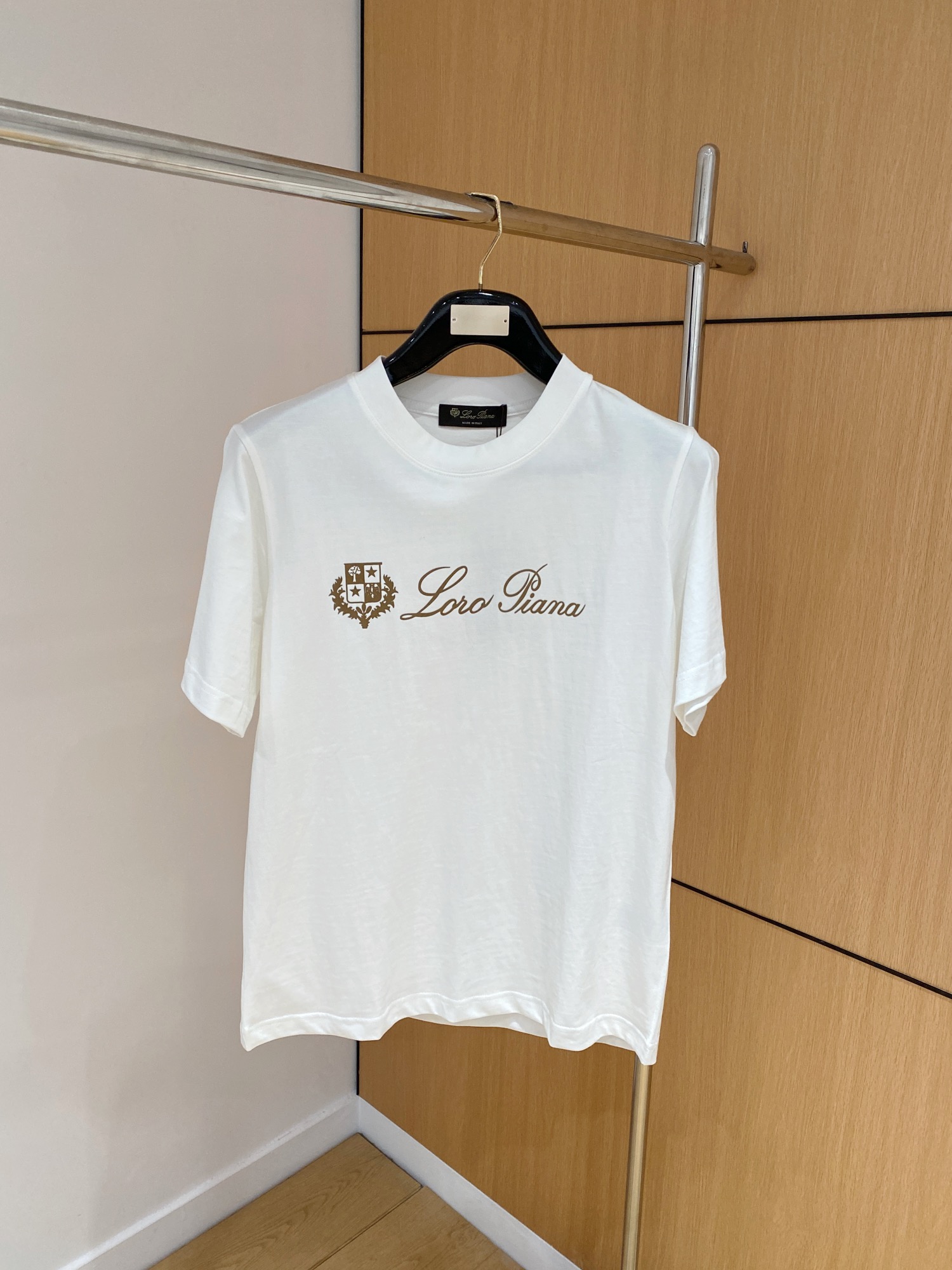    LP春夏新款首发专柜最新款短袖圆领T恤 高端订制 设计前卫时尚！品牌logo重工艺设计 高端定制2