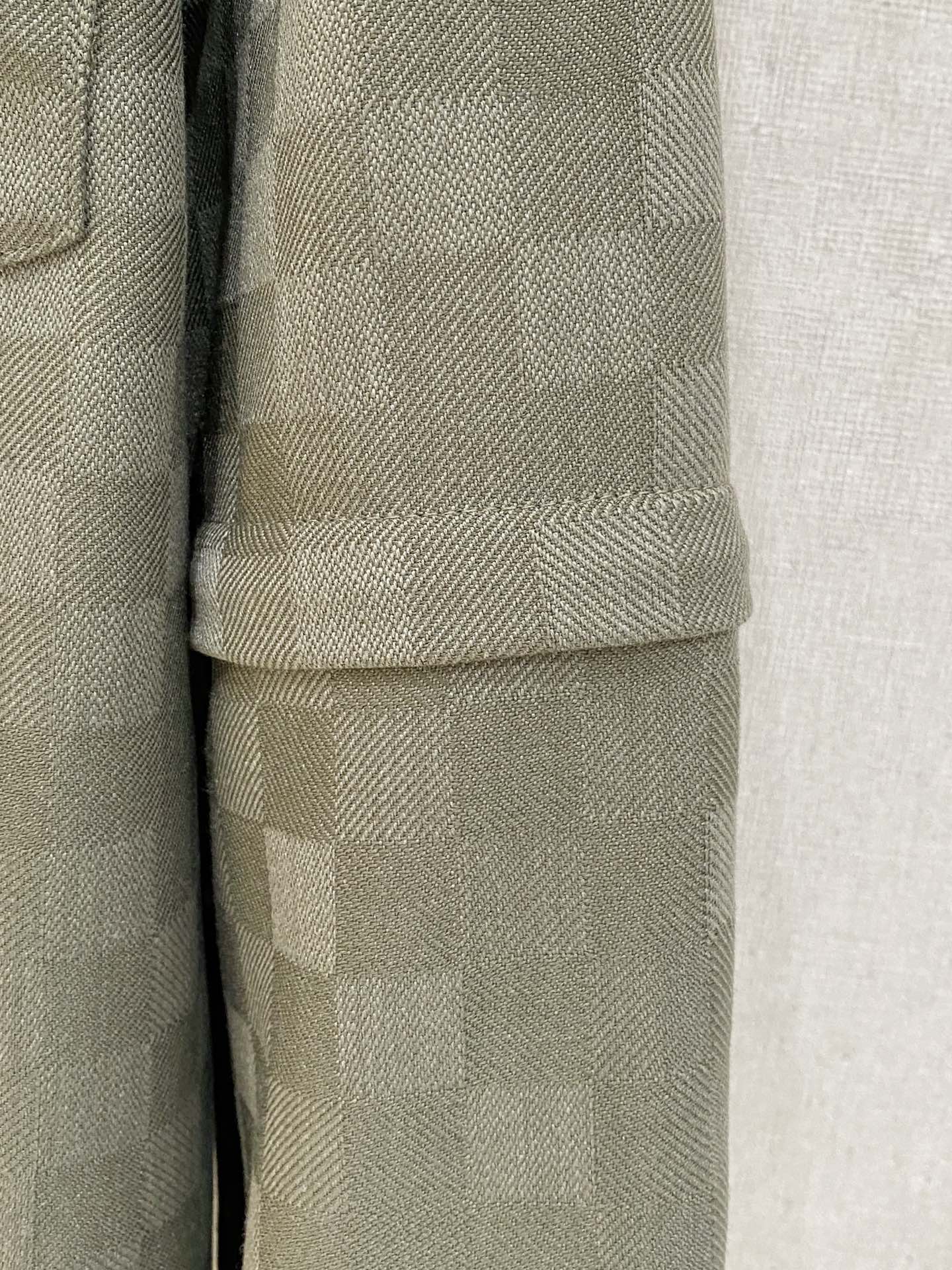  普拉达官网同款，三标齐全！2025春夏新款男士夹克外套，时尚休闲高端版本！专柜定制面料 透气舒适度高，