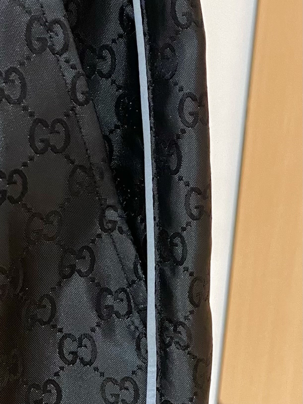   G家 男士精品休闲裤👍
顶级面料休闲裤，最新款上身版型无敌正！
绝对可以闭眼收的一款
此款裤子非常百