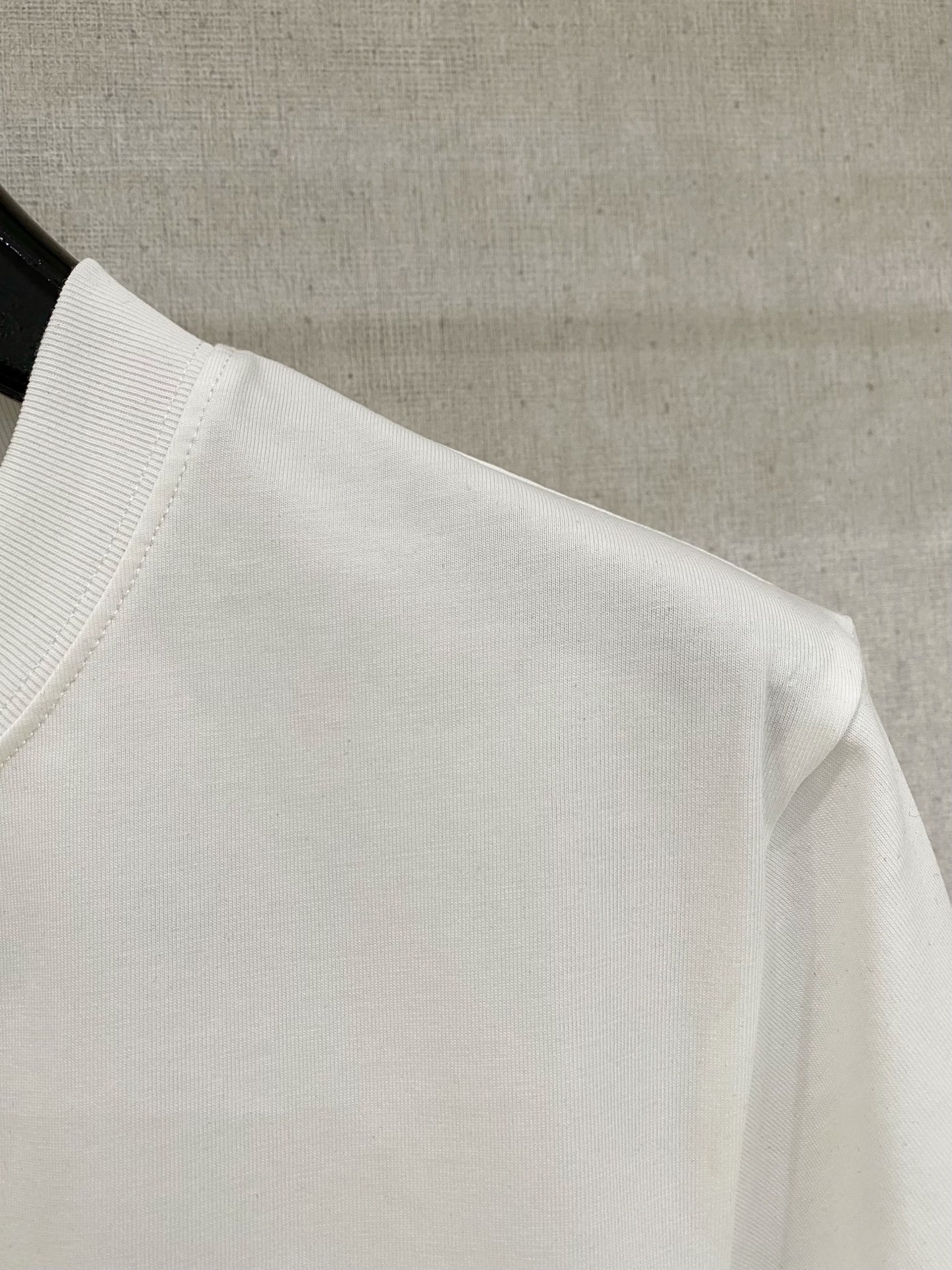 Dior Men's Modern Logo T-Shirt, Casual Short Sleeve Tee for Men, White 4 i1737222561506 379 0 2