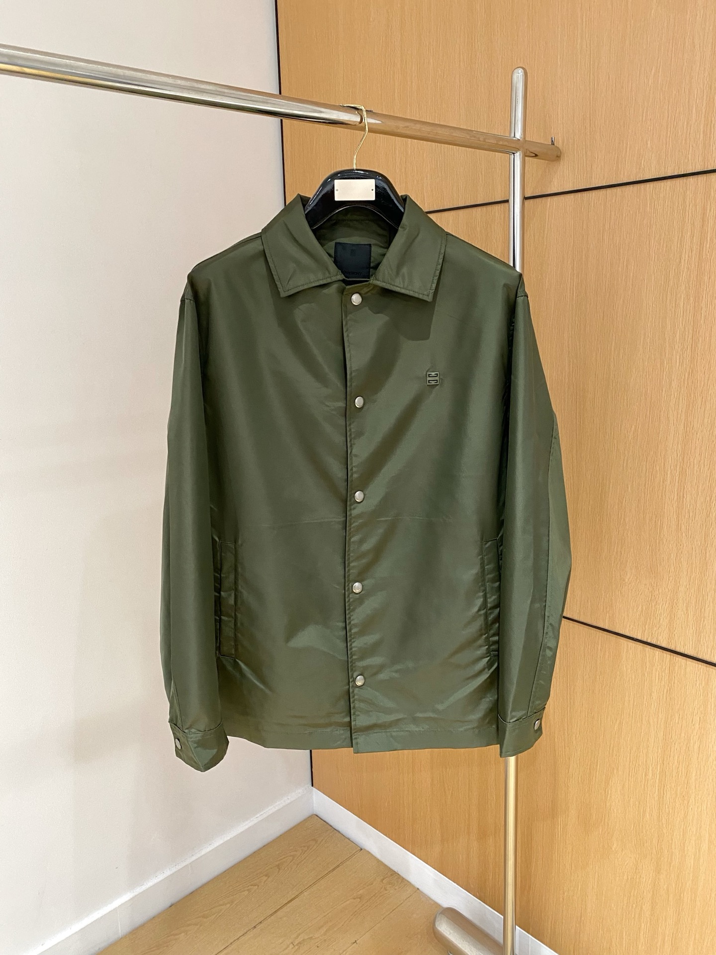    【新品25SS早春新品 🆕Giv*nchy 4G标识夹克外套  男士衬衫时尚夹克外套

新潮澎湃的