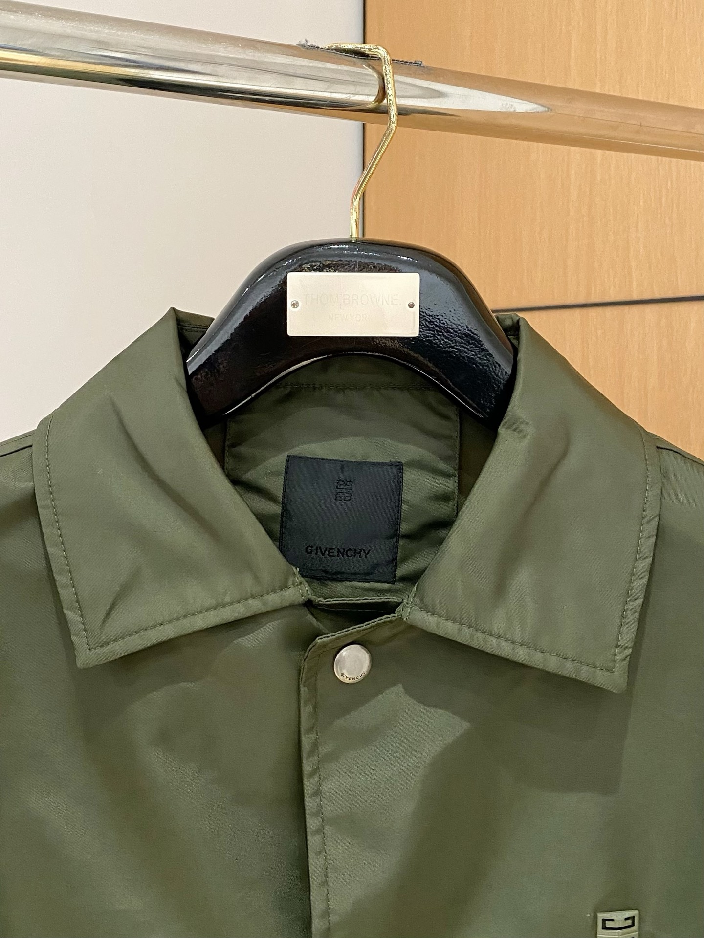    【新品25SS早春新品 🆕Giv*nchy 4G标识夹克外套  男士衬衫时尚夹克外套

新潮澎湃的