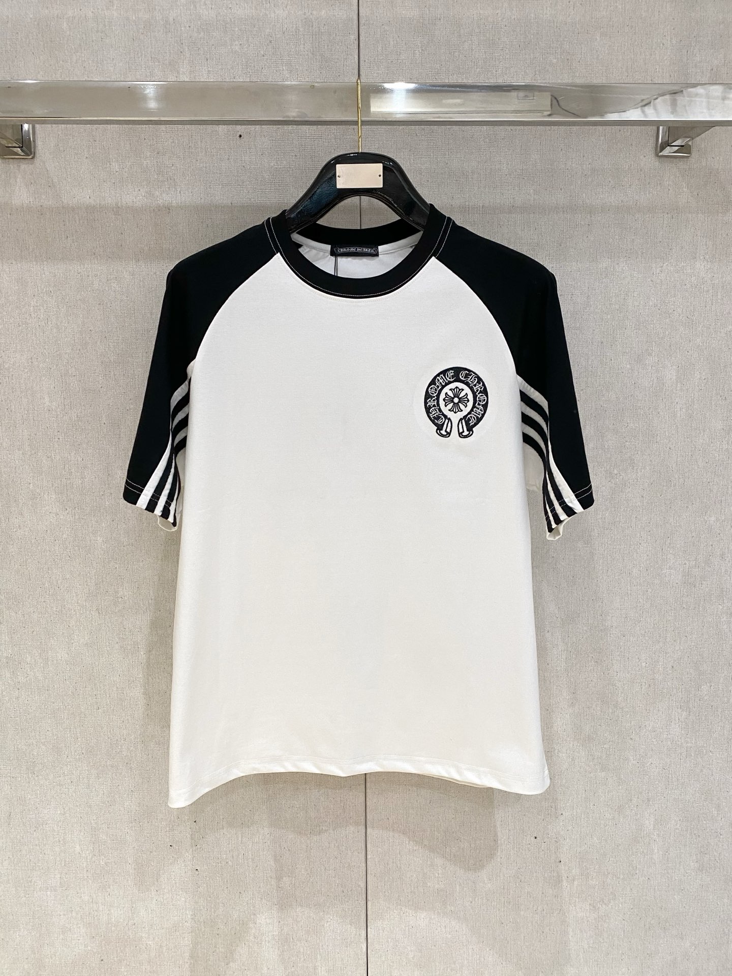 NO:122707,Croxin 2025 Spring and Summer Fashion Brand Embroidery Round Neck Short Sleeve Pure Cotton Fabric Same Model for Men and Women M-3XL Black and White Colors, Chrome Hearts, T-shirt, alexander wang19860909克罗心2025春夏潮牌刺绣圆领短袖 纯棉面料 男女同款 码数M-3XL 黑白两色,,chrome hearts,T-shirt,alexander wang,Men's clothing