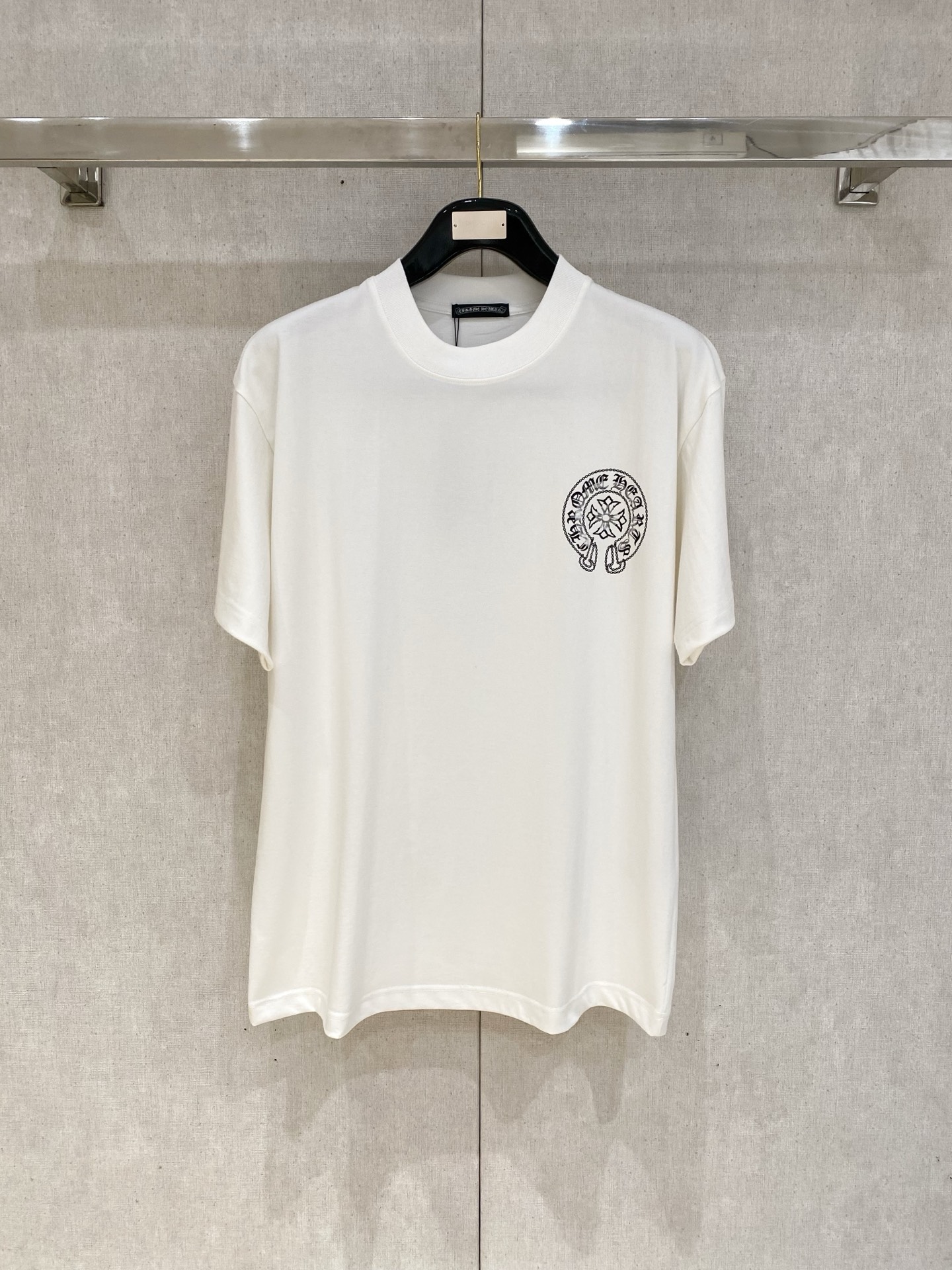 NO:132815,ChromeHearts ChromeHearts High-weight pure cotton short-sleeved printing technology Full design sense S-3XL, Chrome hearts, Chrome hearts, T-shirt, alexander wang19860909克罗心 ChromeHearts高克重纯棉短袖 印花工艺 设计感十足 码数S-3XL,,chrome hearts,chrome hearts,T-shirt,alexander wang,Men's clothing