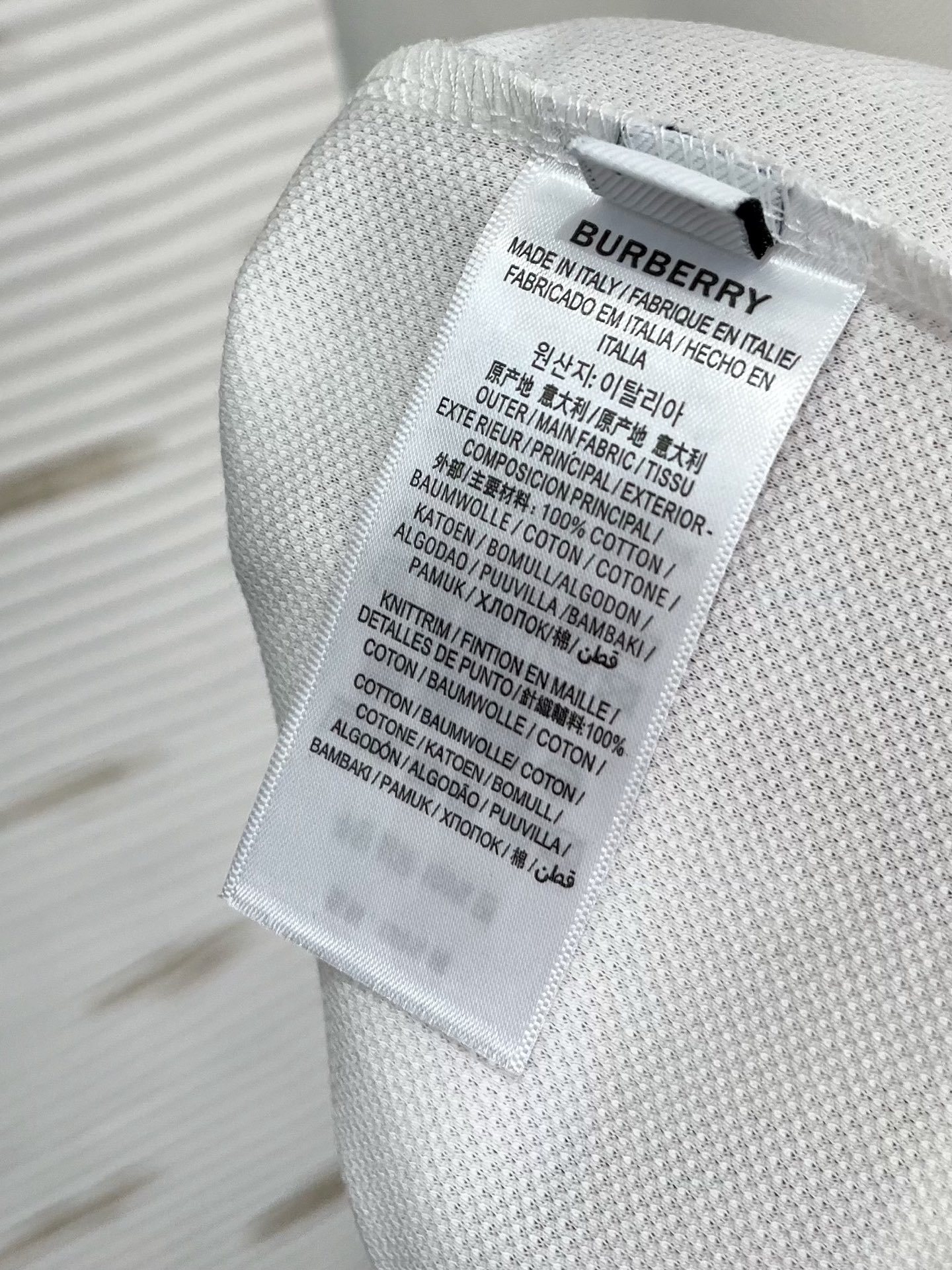 Burberry-巴宝莉 商务休闲通勤款,渠道精品!唯美主义的英式裁剪艺术尽显男士魅力风采.
25