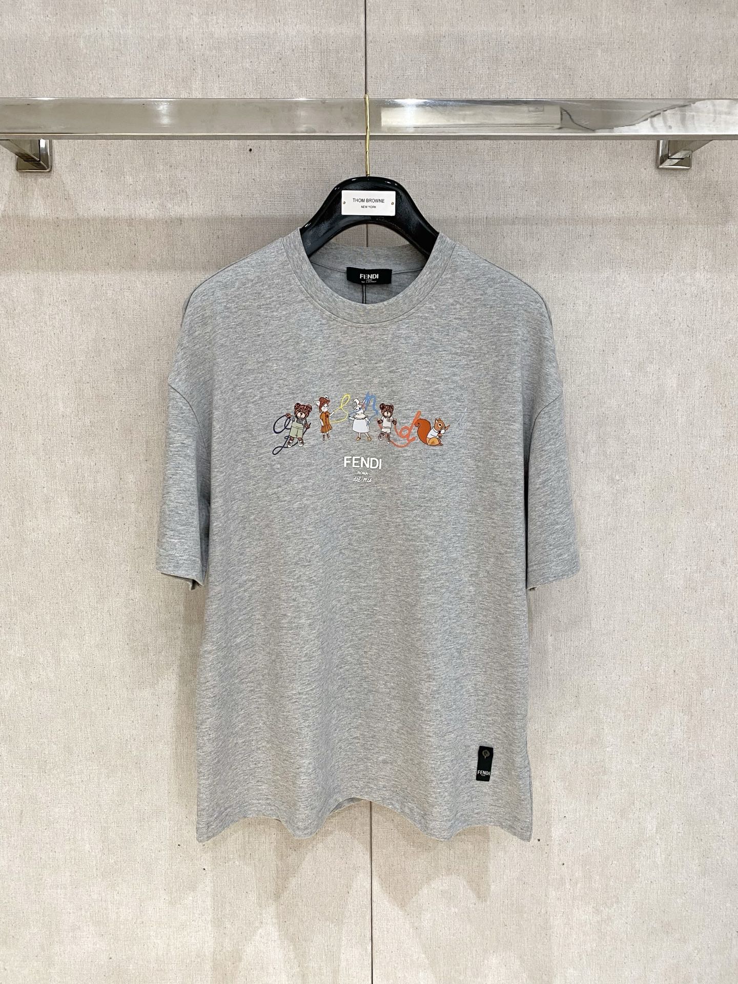 🌟🌟Fendi 芬迪 新款，经典不变....FD短袖

还是最最简单啊...