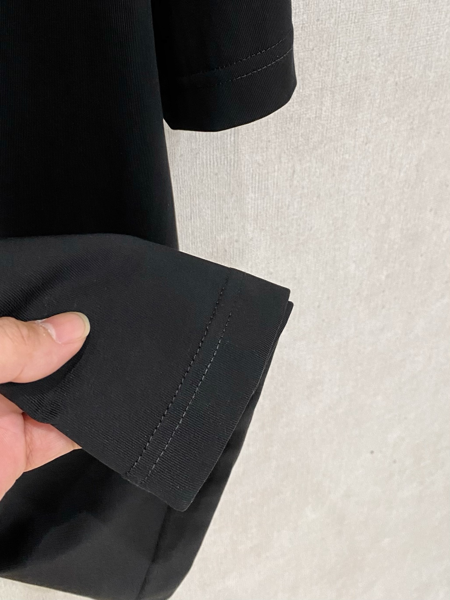 kiton 2025春夏纯棉短袖
颜色：黑 白
码数：M-2XL 