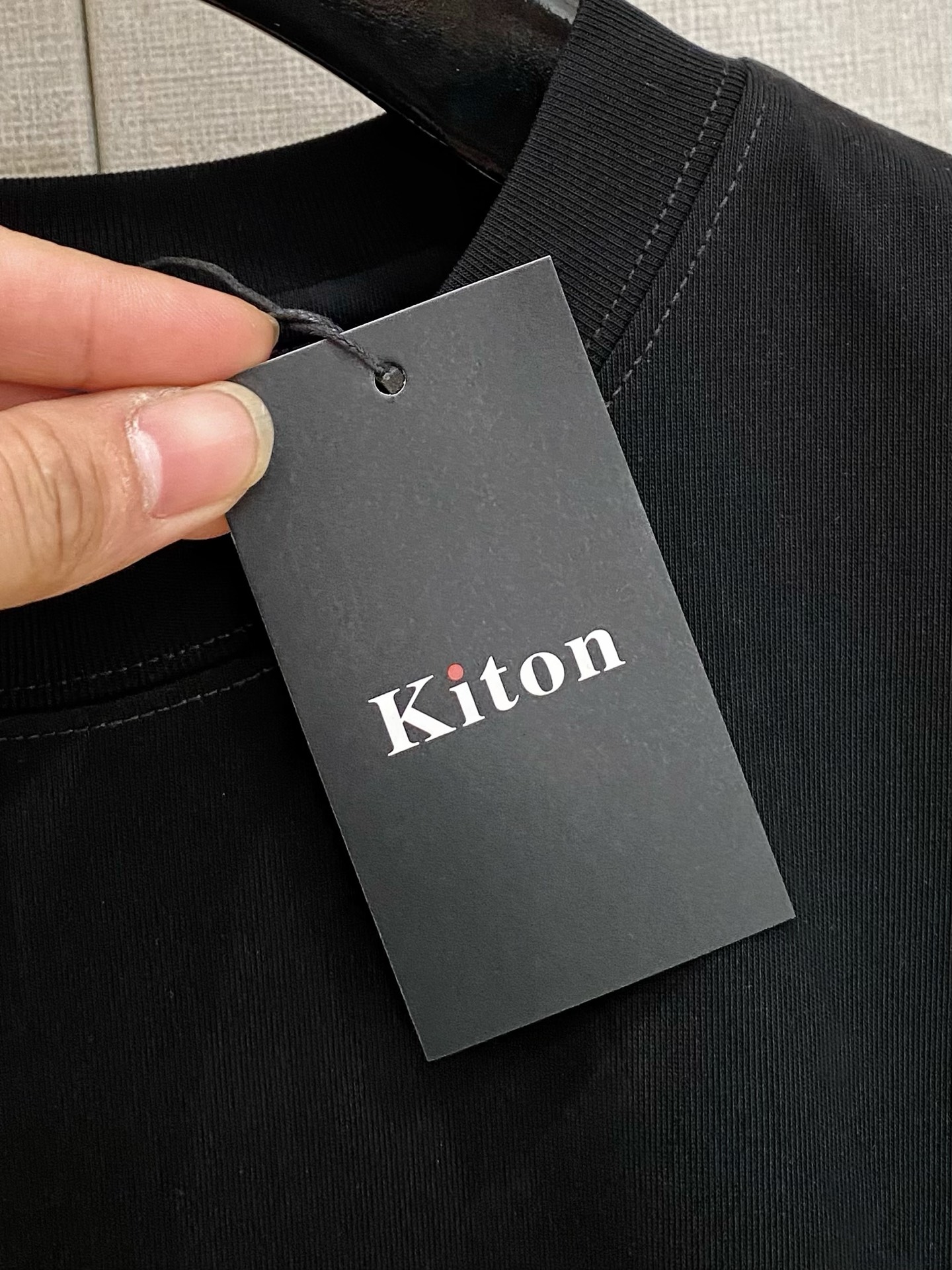 kiton 2025春夏纯棉短袖
颜色：黑 白
码数：M-2XL 