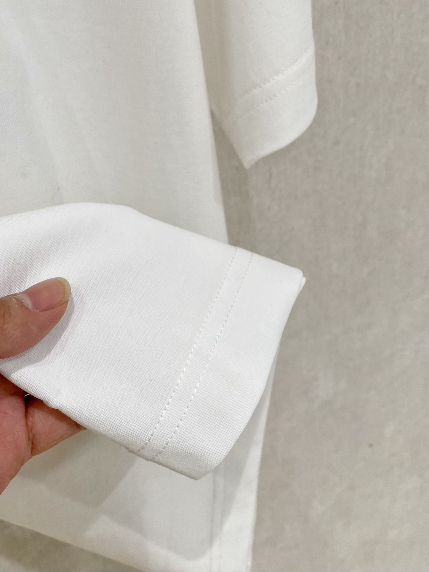kiton 2025春夏纯棉短袖
颜色：黑 白
码数：M-2XL 