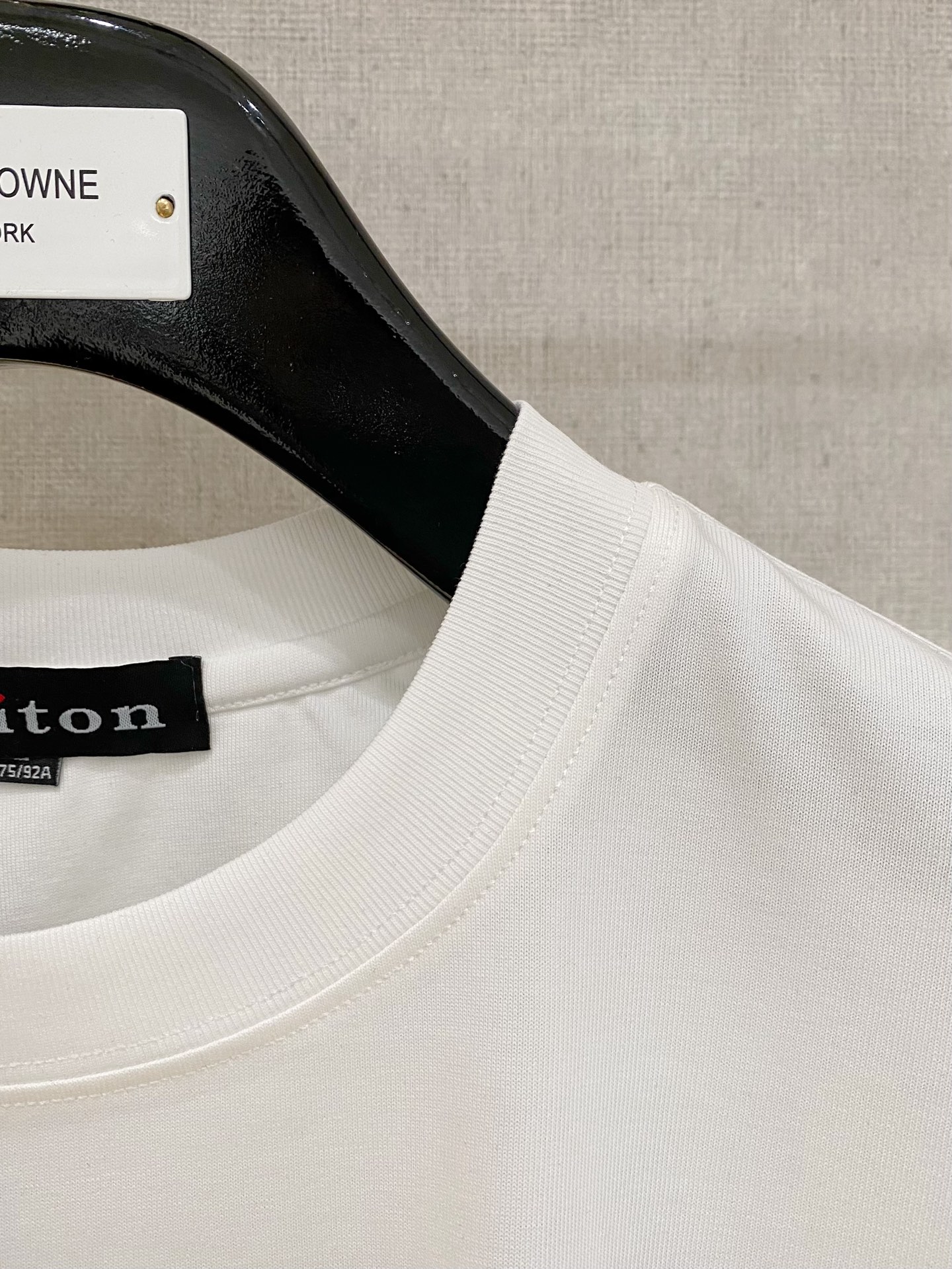 kiton 2025春夏纯棉短袖
颜色：黑 白
码数：M-2XL 