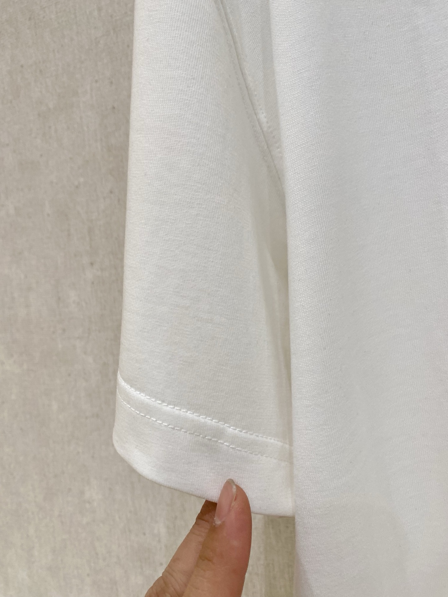 kiton 2025春夏纯棉短袖
颜色：黑 白
码数：M-2XL 