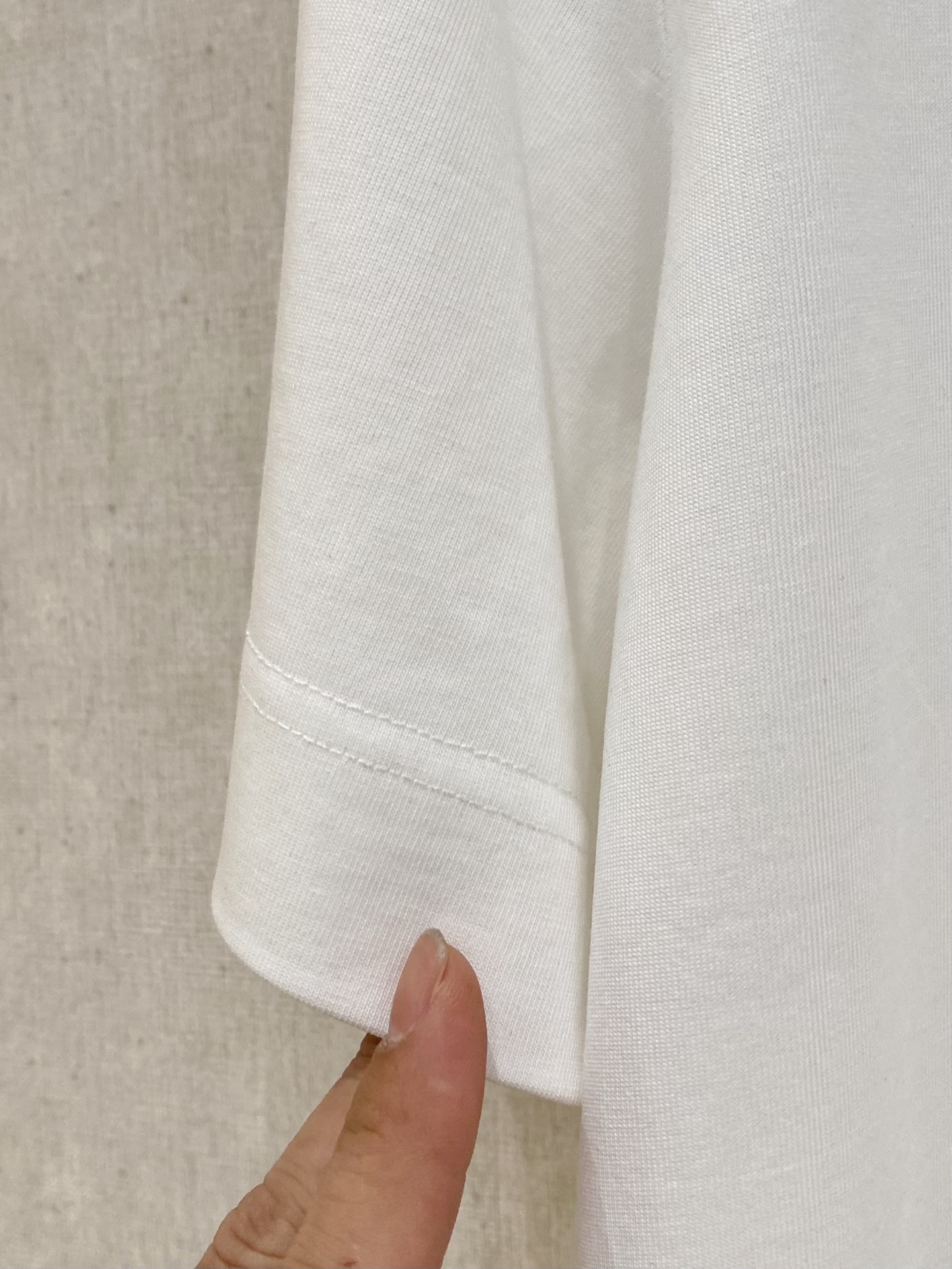 kiton 2025春夏纯棉短袖
颜色：黑 白 蓝 灰
码数：M-2XL 