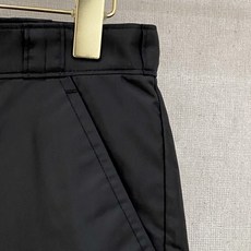 ❤️ 普拉达男士休闲裤👍顶级面料休闲裤,最新款上身版型无敌正!绝对可以闭眼收的一款此款裤子非常百搭,弹 ❤️ 普拉达男士休闲裤👍顶级面料休闲裤,最新款上身版型无敌正!绝对可以闭眼收的一款此款裤子非常百搭,弹