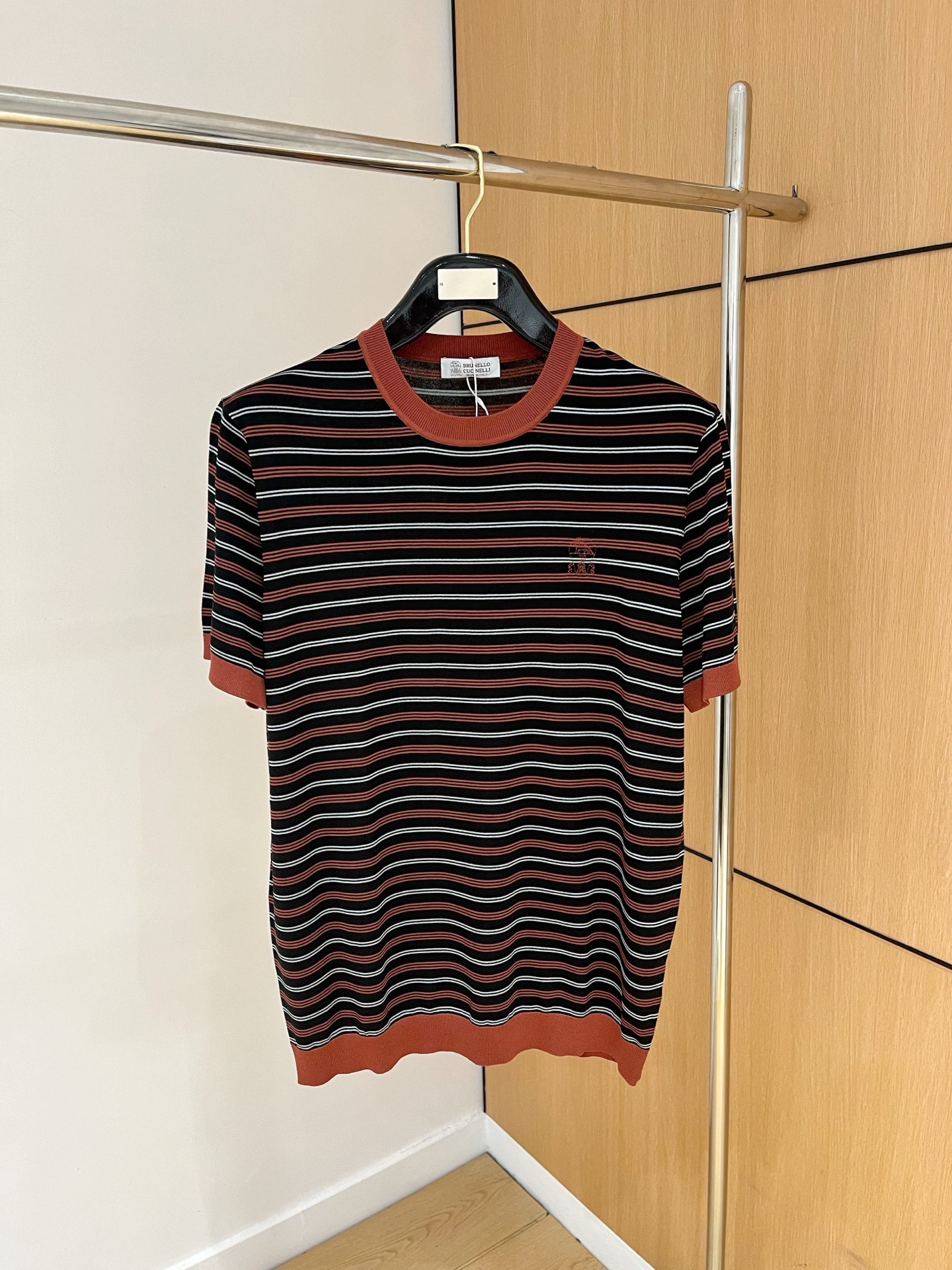 NO:132702,The counter official website will be released simultaneously! All accessories are customized for original products, and the trading company's genuine product orders. High-end custom imported fabrics are extracted from natural plant fibers. They are thinner than ordinary cotton fabrics. They feel soft and comfortable to wear. They are not easy to irritate the skin. The fabric is hygroscopic and breathable. Size: 48-56,,alexander wang19860909专柜官网同步发售！辅料全部原版定制出品,贸易公司真品订单.高级定制进口面料,以天然植物纖維提炼出来,比一般棉织物轻薄 手感柔软,穿着舒适 完全不易有刺激皮肤 面料吸湿性、透气性良好 尺码: 48-56,,alexander wang,Men's clothing