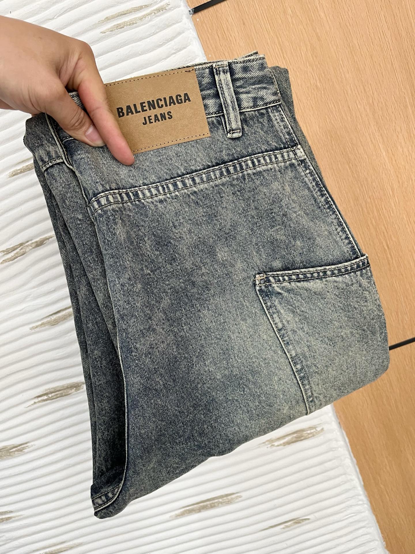 NO:134540,Paris Home 2025ss four-season jeans, custom-made full set of hardware, brand new brand design craftsmanship, fine workmanship, perfect details, high-version code M-3Xl, balenciaga, jeans, alexander wang19860909巴黎家2025ss四季款牛仔裤,定制全套五金,全新品牌设计工艺,做工精细,细节完美,高版本码数M-3Xl,,balenciaga,jeans,alexander wang,Men's clothing