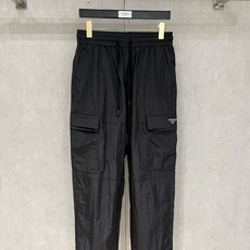 ❤️ Prada 男士精品休闲裤顶级面料休闲裤,最新款上身版型无敌正!绝对可以闭眼收的一款此款裤子 ❤️ Prada 男士精品休闲裤顶级面料休闲裤,最新款上身版型无敌正!绝对可以闭眼收的一款此款裤子