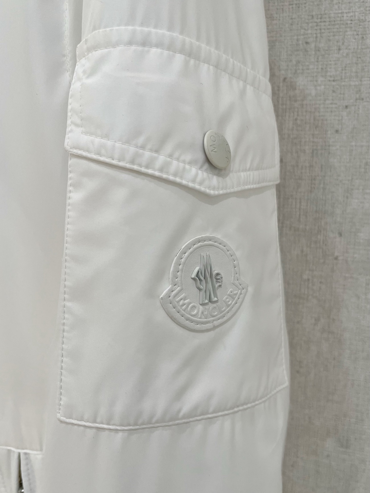 新品。Dio*迪桑特联盟新款夹克外套，秀场新品‼品相非常完美，舒适保暖，三标齐全色泽饱满诱人，非常出彩的