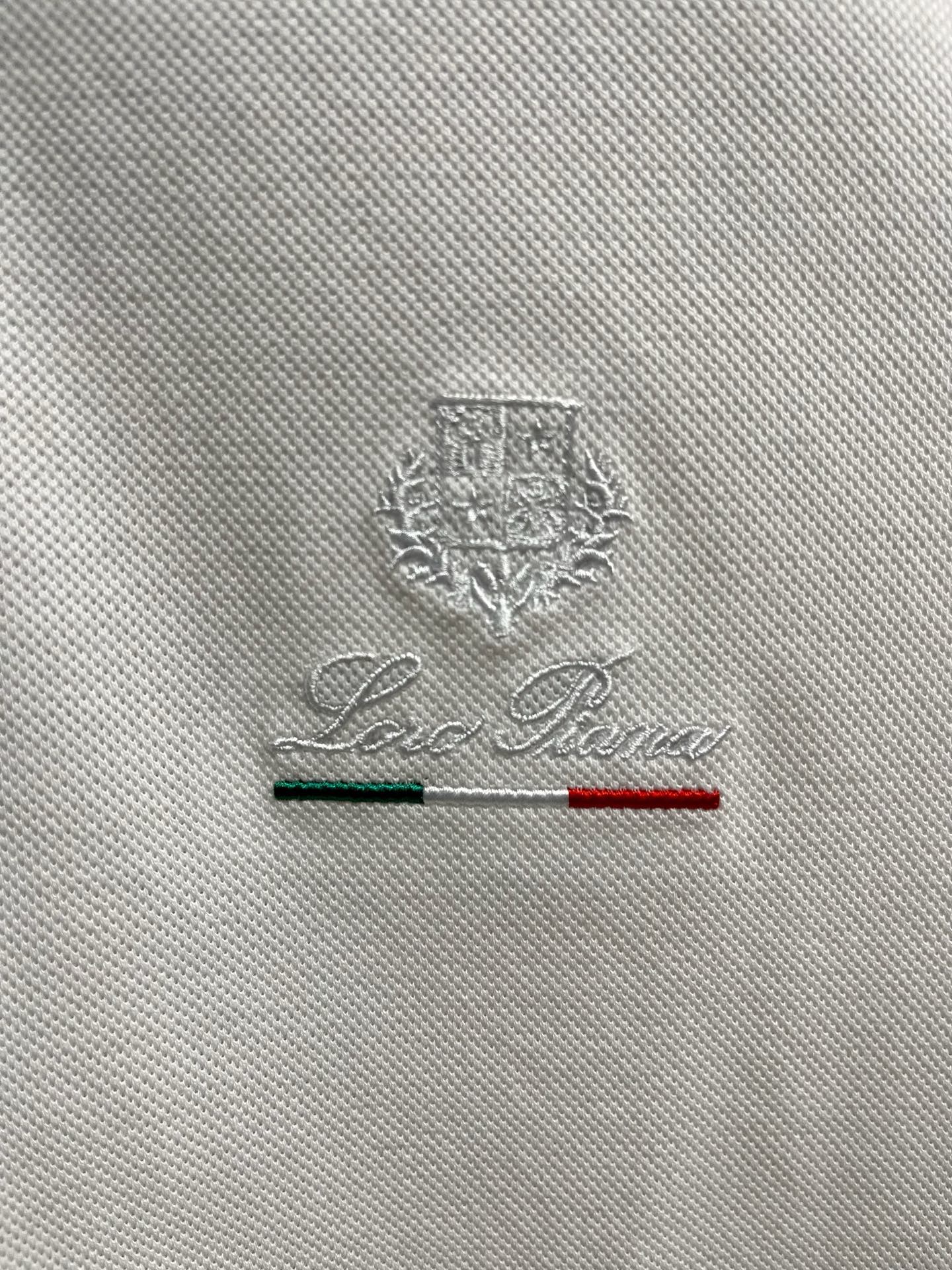    lP🆕 春夏新款男士标识短袖Polo衫，延续经典商务休闲翻领POLO恤.该款Polo衫采用丝光双面