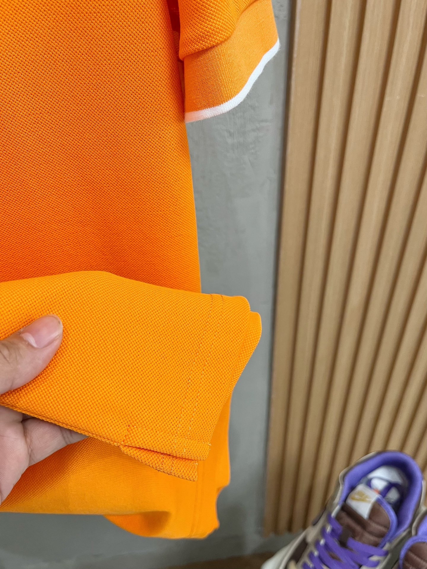    迪奥 2025春夏新款男士标识短袖Polo衫，延续经典商务休闲翻领POLO恤.该款Polo衫采用丝