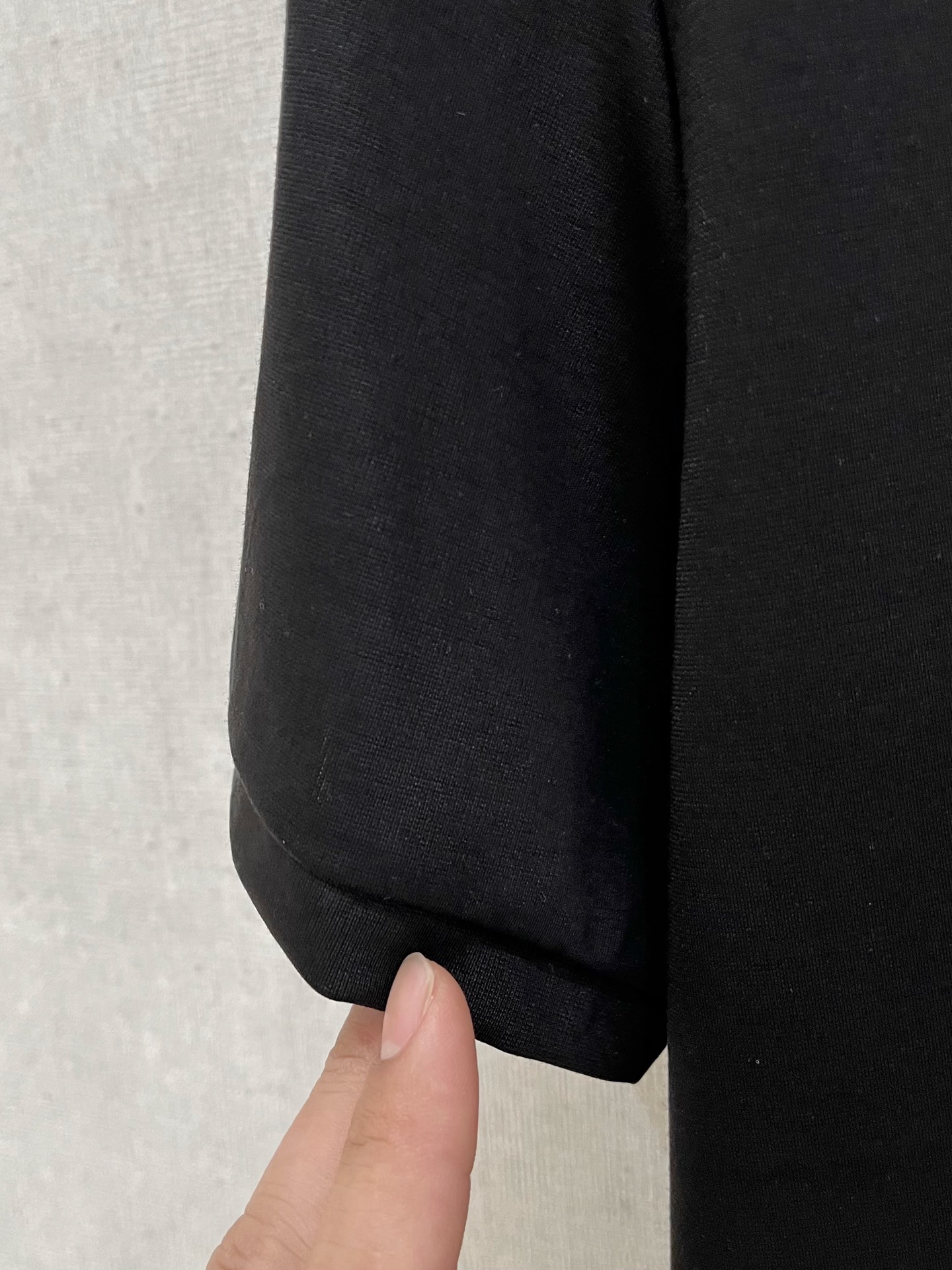 Prada 普拉达 拉链设计丝光面料Polo
颜色：黑色 蓝色 白色
码数：M-4XL 