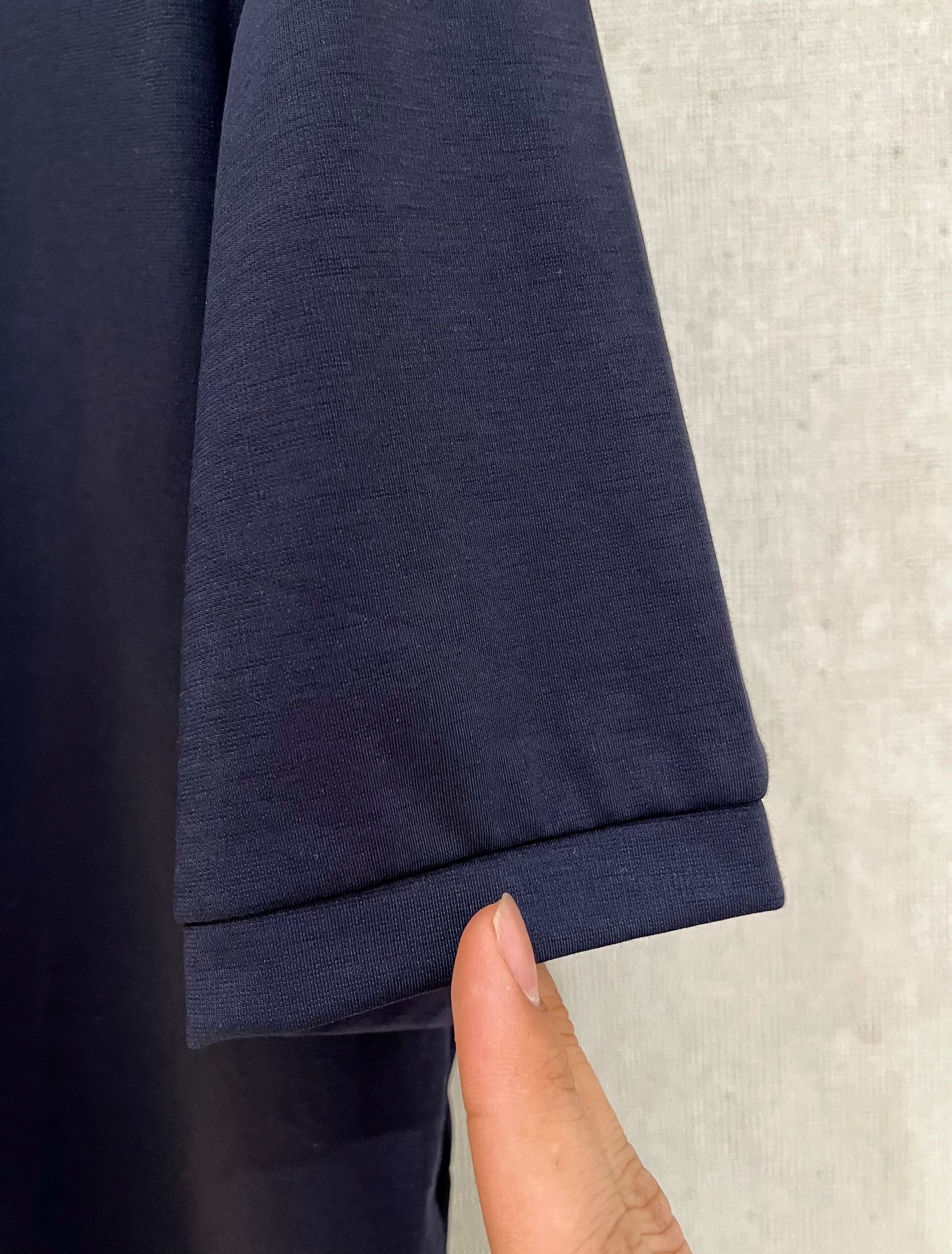 Prada 普拉达 拉链设计丝光面料Polo
颜色：黑色 蓝色 白色
码数：M-4XL 
