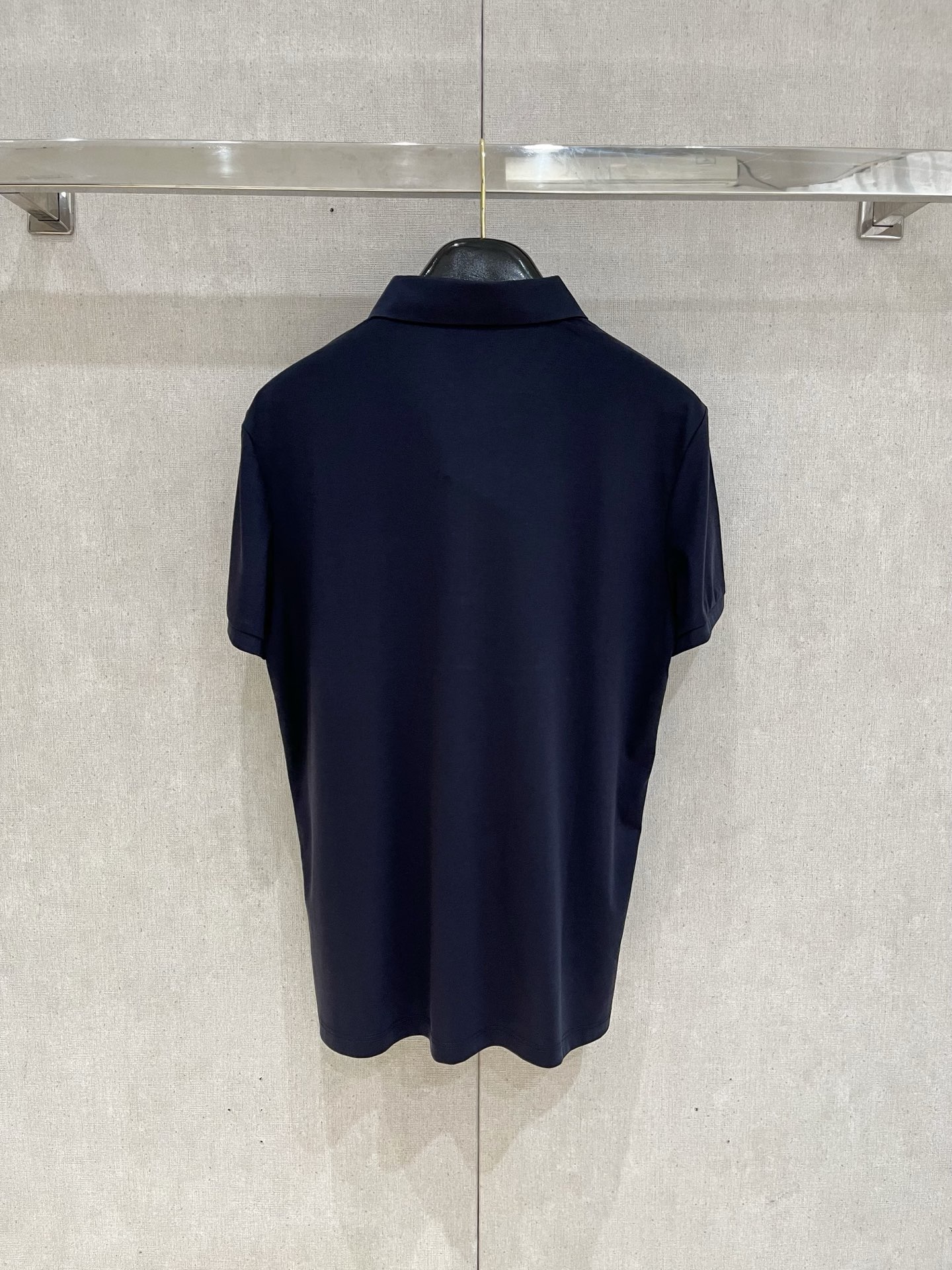 Prada 普拉达 拉链设计丝光面料Polo
颜色：黑色 蓝色 白色
码数：M-4XL 